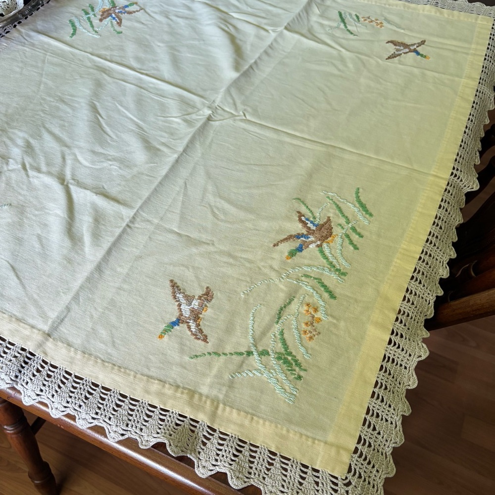 Vintage Embroidered pale Yellow Tablecloth with Lace Trim features birds